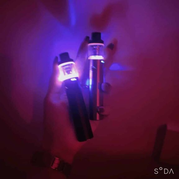 K2 VAPE ĐÈN LED - SIÊU RẺ GIÁ HỌC SINH