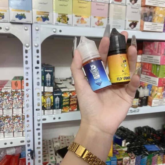 dầu saltnic Malay 35mg ( mã này ni lên kém. Không đậm lắm đâu ạ)